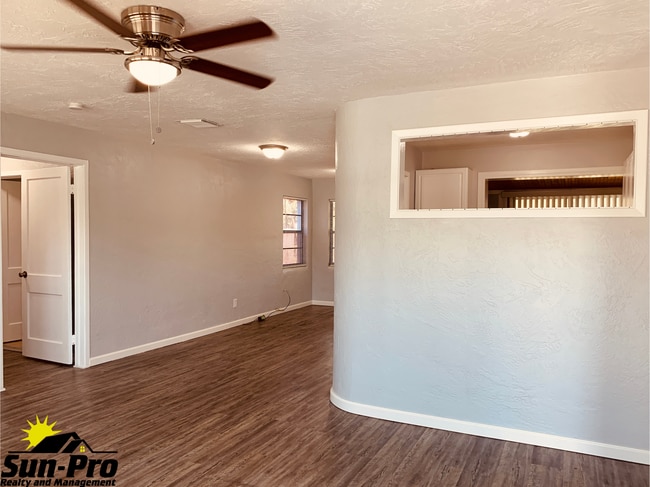 Building Photo - 366 Golf Blvd