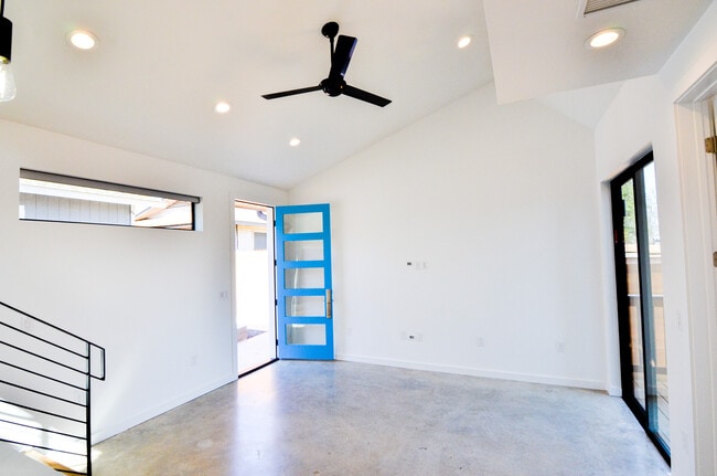 Building Photo - 1111 Lawson Ln