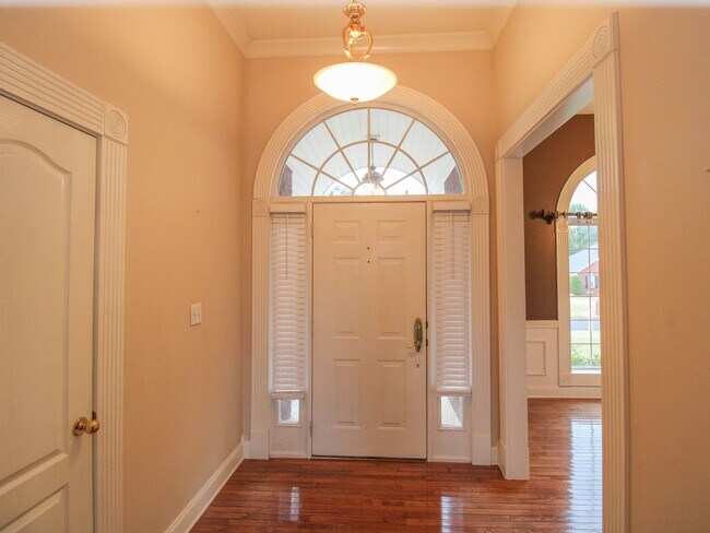 Building Photo - Nice Home in Chadwick Place Subdivision