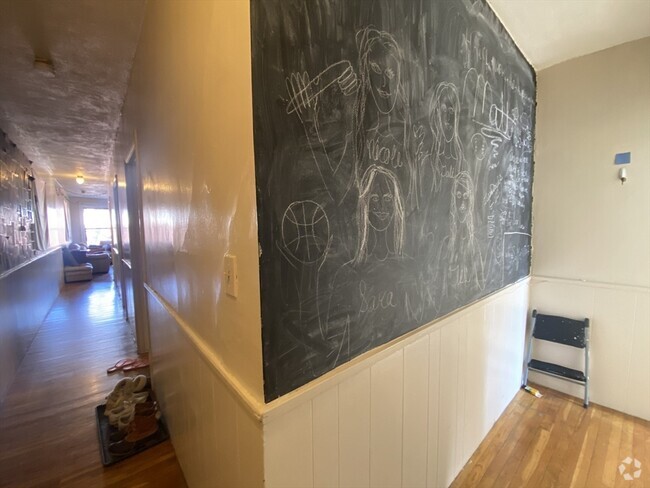 Building Photo - 34 Symphony Rd