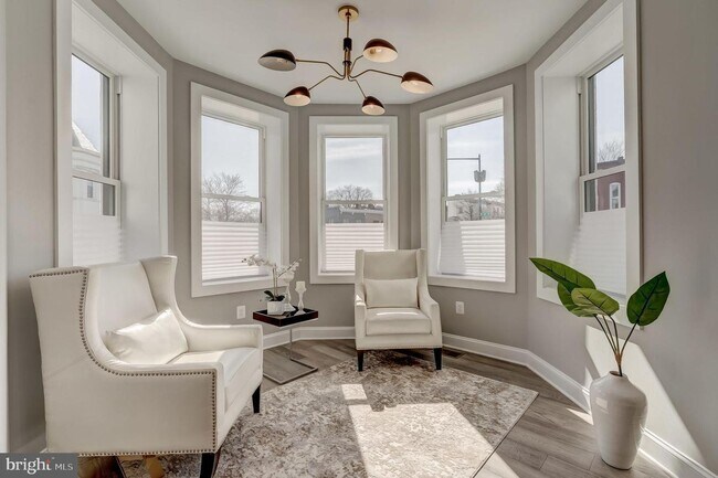 Foto del edificio - Stunning End-Rowhouse 4/Bedrooms, 4.5 Bath...