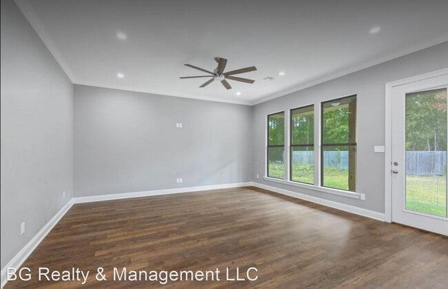 Foto del edificio - 3 br, 2 bath House - 565 Shelia Drive