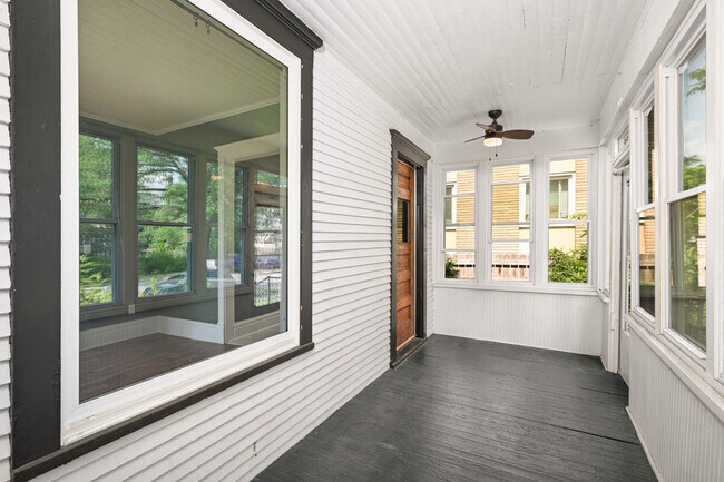Foto del edificio - 3324 Bloomington Ave