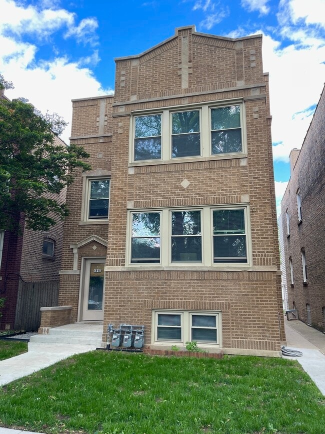 Building Photo - 4845 N Kostner Ave