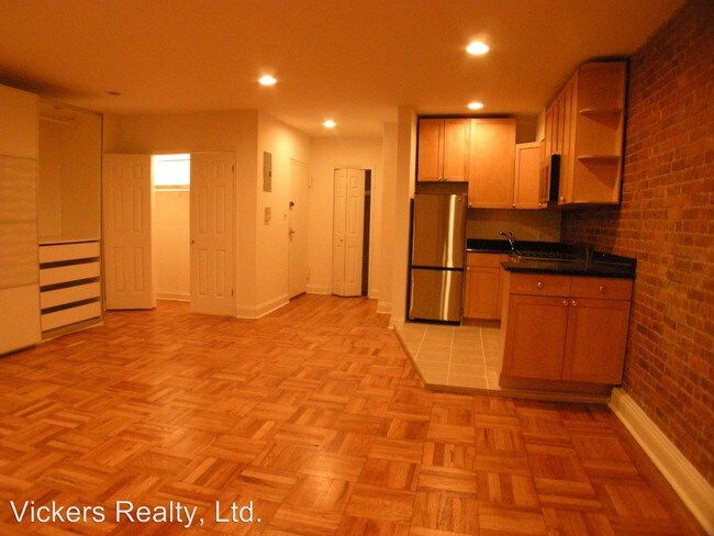 Building Photo - 22 E 93rd St