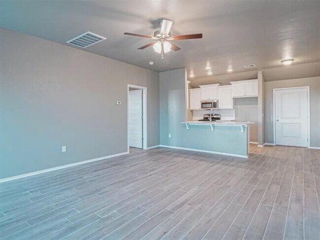 Foto del edificio - 1529 Highland Loop