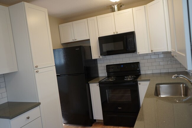 Building Photo - 3000 O St