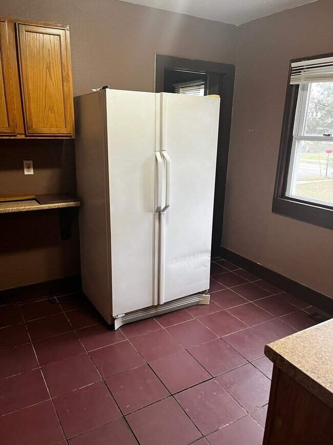 Foto del edificio - 3925 E 120th St