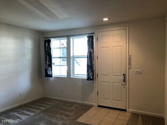 Building Photo - 2 br, 2 bath Condo - 2012 Northshore Dr.