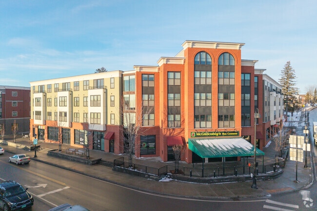 Building Photo - 5 Corners