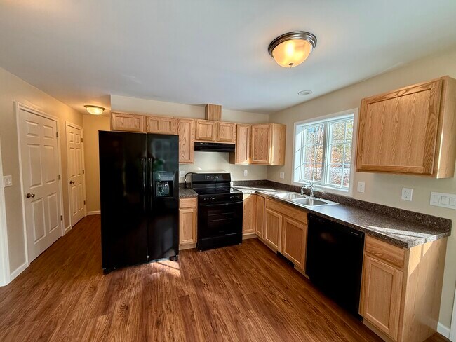 Foto del edificio - 64 Gary Rd