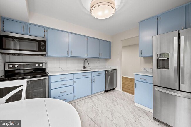 Foto del edificio - 1 Summit Hill Ct