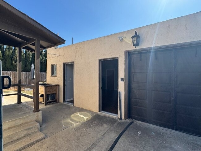 Building Photo - 2233 Citrus Ave