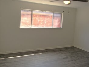 Building Photo - 18831 Droitwich Dr