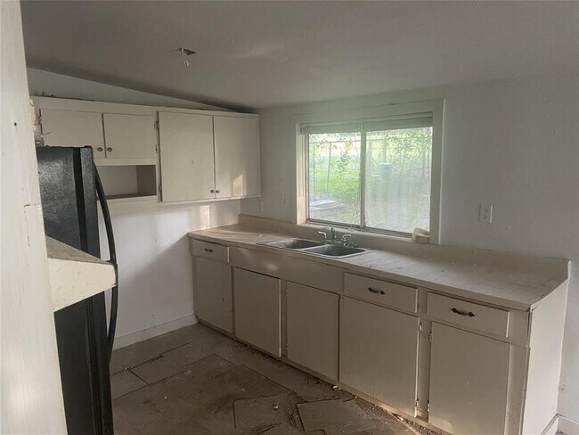 Building Photo - 1411 TX-150