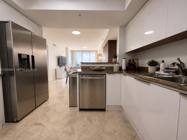 Foto del edificio - 16699 collins Ave