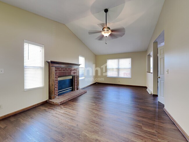Foto del edificio - 5017 Open Meadow Dr