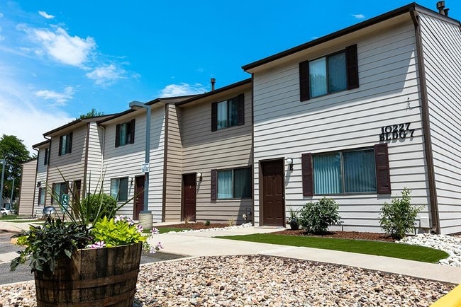 Building Photo - Kipling Townhomes
