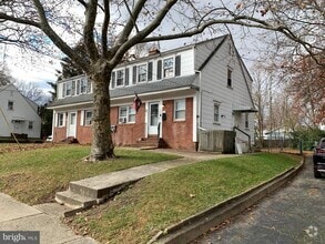 Building Photo - 121 Hillcrest Ave