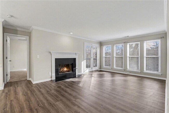 Foto del edificio - 225 Warm Springs Cir