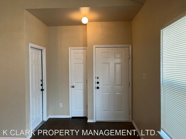 Building Photo - 3 br, 2 bath House - 5619 GOLF MIST #1