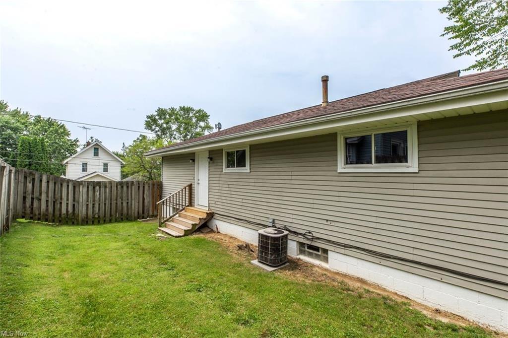 931 Harrison Ave Akron, OH 44314 – photo 5