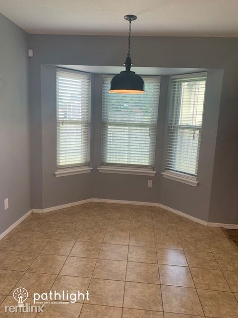 Foto del edificio - 4 br, 2 bath House - 2705 E Reno Street UNIT