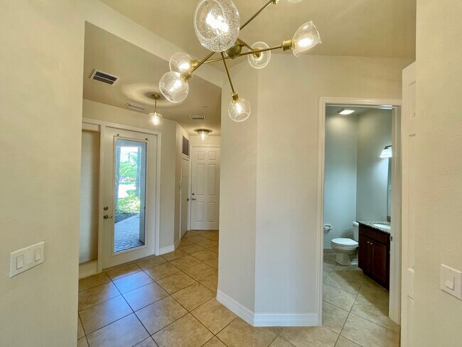 Foto del edificio - 6532 Monterey Point