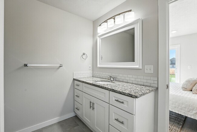 Foto del edificio - 4720 E Frederick Ave