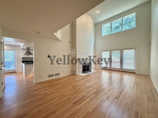 Building Photo - 11121 Indian Woods Dr