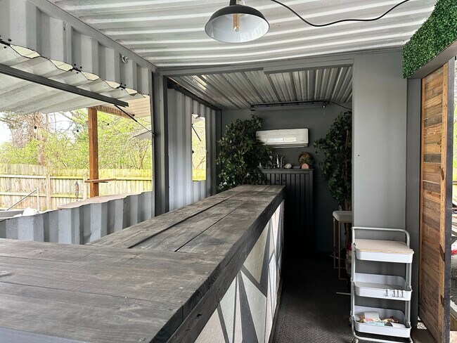 Foto del edificio - 2617 Emery Dr
