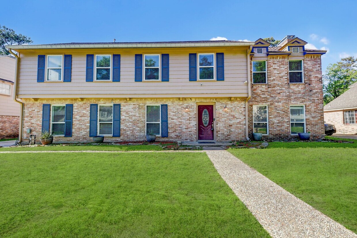 Foto principal - Beautiful 4 Bedroom Home!