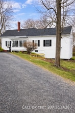 Building Photo - 305 Upper Main St