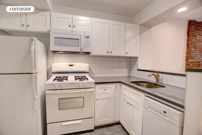 Building Photo - 423 Amsterdam Ave