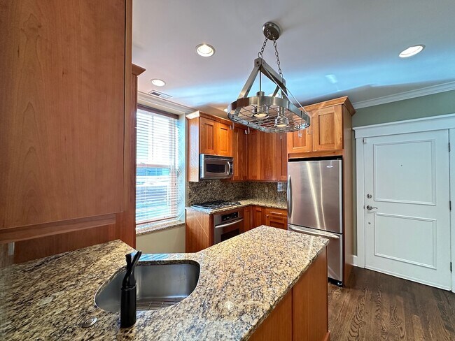 Foto del edificio - 3621 N Bosworth Ave