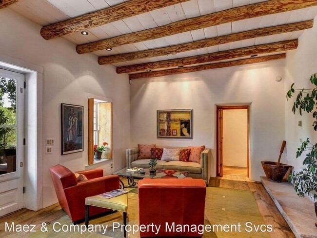 Building Photo - 2 br, 2.5 bath House - 1520 Cerro Gordo
