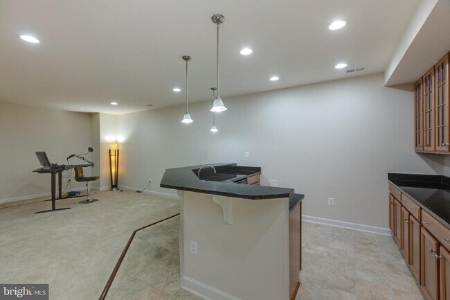 Building Photo - 24916 Earlsford Dr