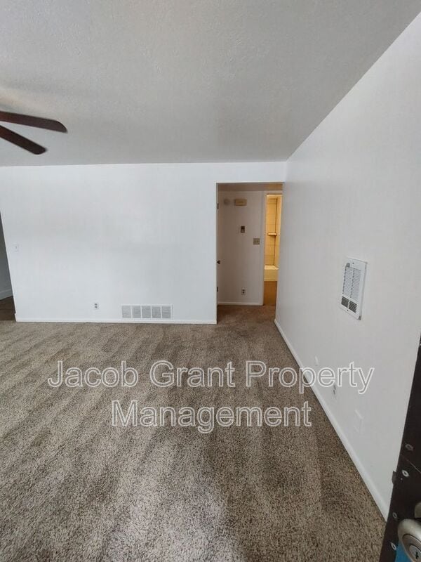 Building Photo - 756 Wayne Ave