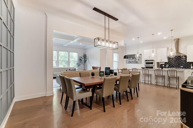 Foto del edificio - 131 Heathbrook Ln