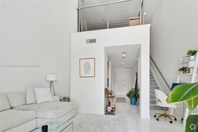 Building Photo - 1050 Brickell Ave