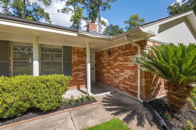 Building Photo - 10214 Londonderry Dr