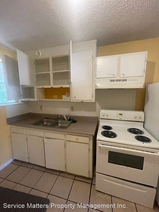 Building Photo - 2 br, 1 bath House - 2603 W Belmont St