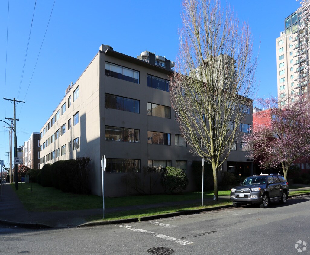 Photo du bâtiment - Conn Lodge Apartments