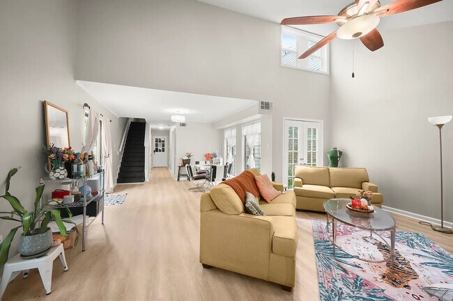 Foto del edificio - 5518 Moorstone Dr