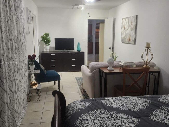 Foto del edificio - 3221 SW 93rd Pl