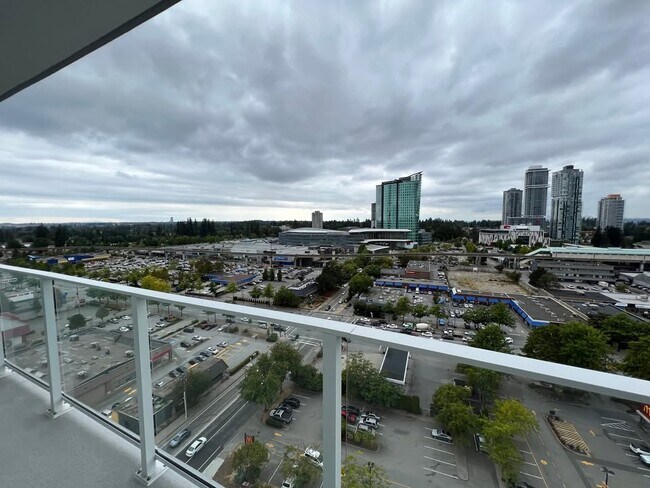 Photo du bâtiment - 13685-13102 102 Ave