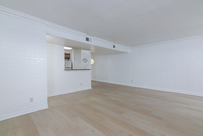 Foto del edificio - 355 N Maple St