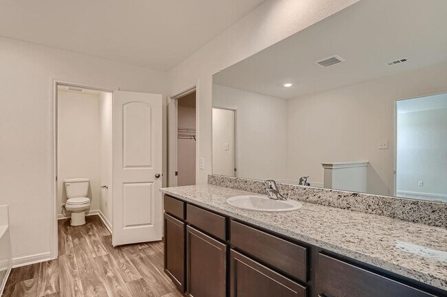 Foto del edificio - 2200 sq. ft. 4 bed/2.5 bath in Converse