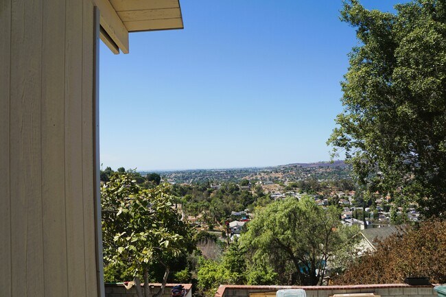 Building Photo - 3146 S Bonita St