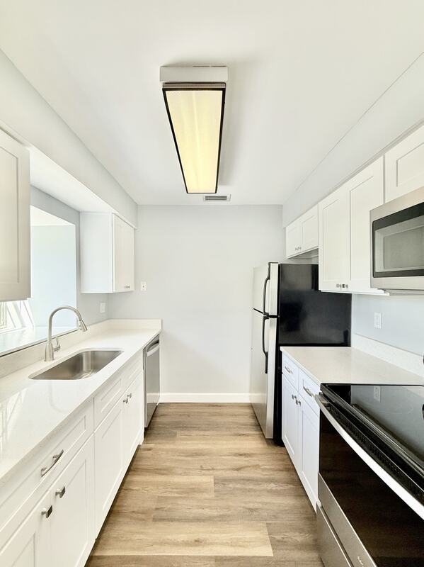 Building Photo - 1712 Belleair Forest Dr